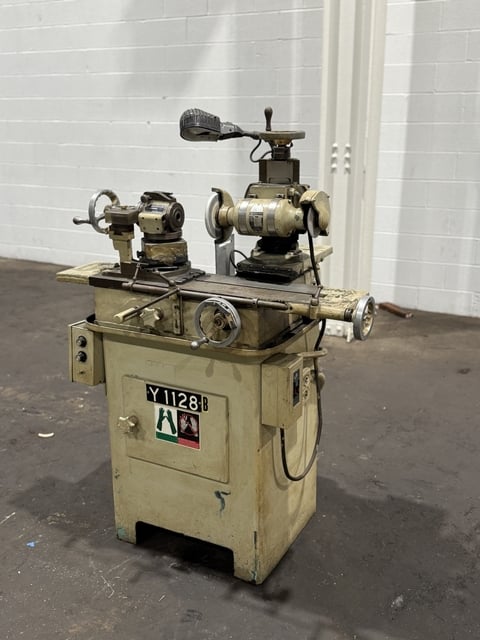 Royal Oak Universal Cutter Grinder, 8" x 30"table - Image 1