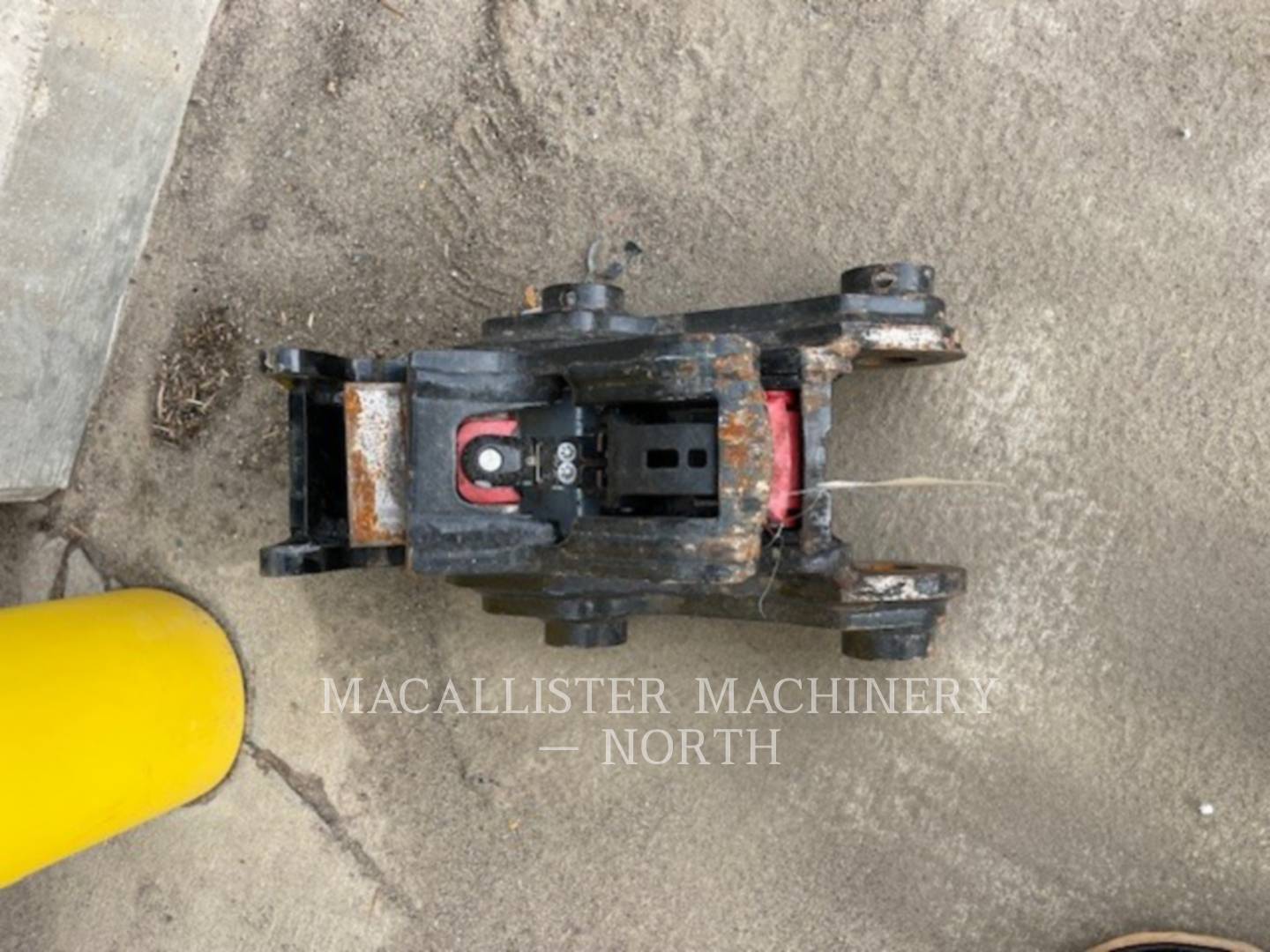 Caterpillar Work Tools (Serialized) 3TON HQC, Quick Coupler, S/N: 8118414-06, 2025 - Image 2