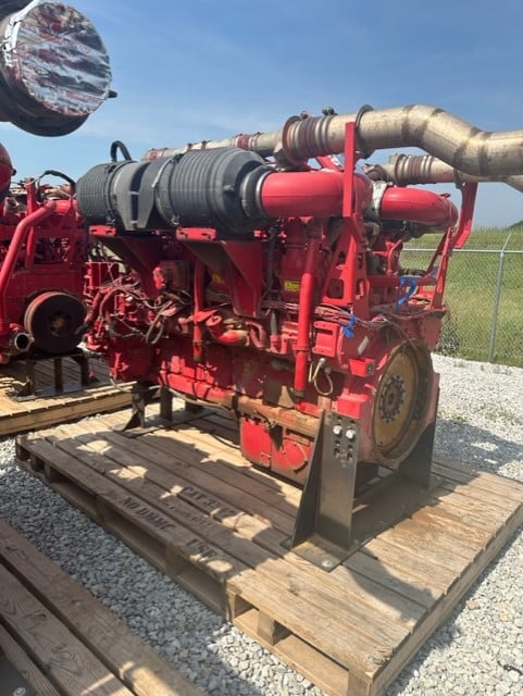 2250 HP Caterpillar #3512C, diesel engine, 1900 RPM, Tier 2, 19193 hours, sound attenuated enclosure 0, 2015 - Image 6