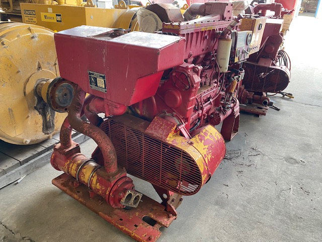 482 HP Caterpillar #3406, diesel marine engine, sound attenuated enclosure 1, hydromechanical governor, 1998 - Image 2