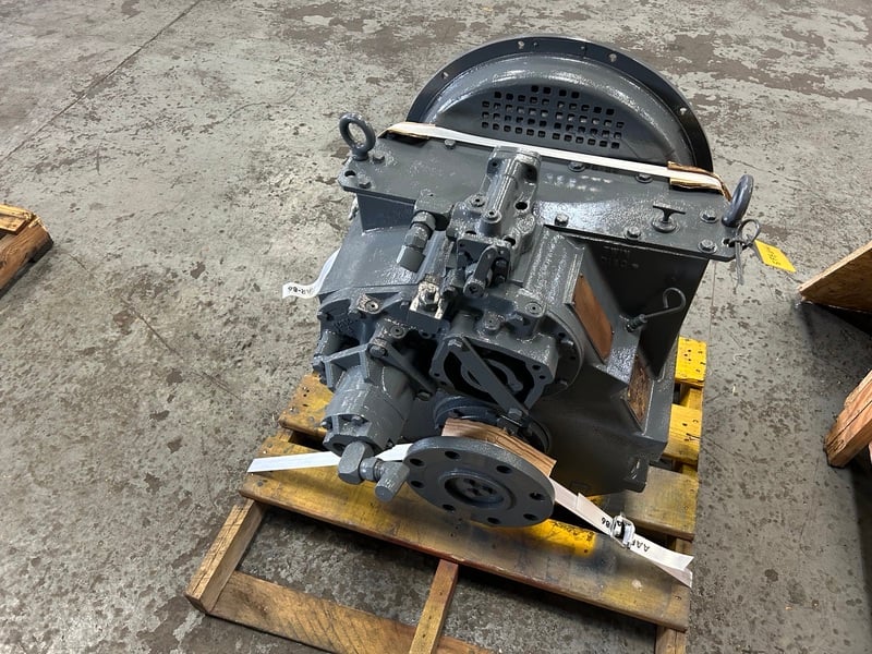 Twin Disc #MG5114, marine transmission, 465 HP, sound attenuated enclosure 1 - Image 5