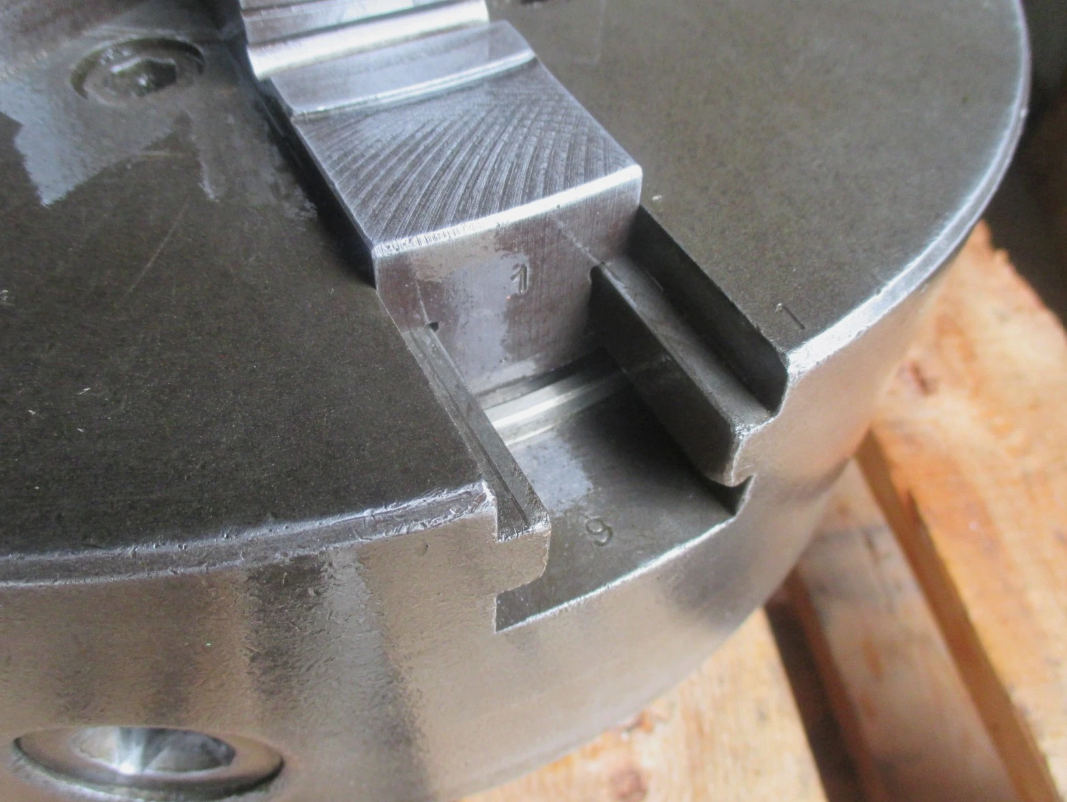 12" Buck #5127, 6-jaw adjust tru lathe chuck, D1-6 back plate & chuck key - Image 5