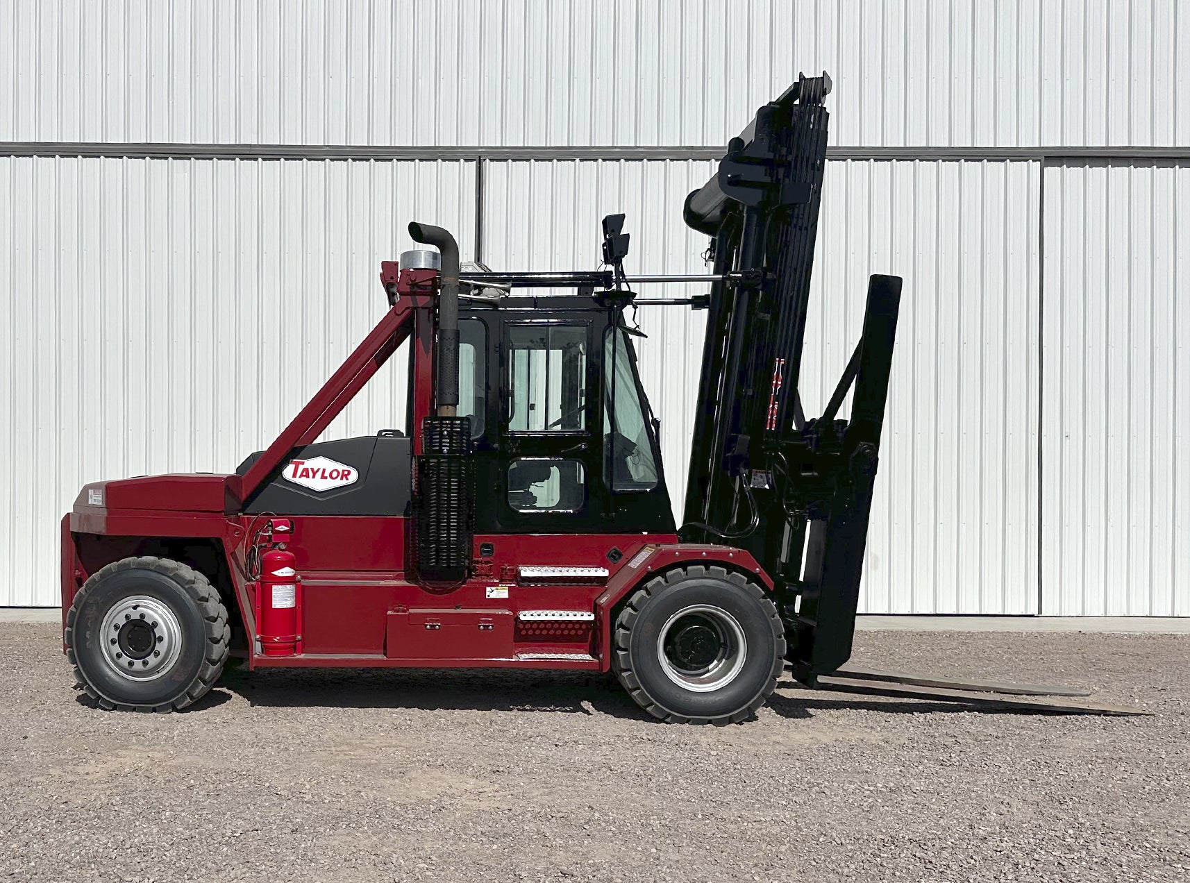 35000 lb. Taylor #TXH350L, forklift, 180" lift, 96" forks, Cummins QSB 6.7 diesel engine, pneumatic tires - Image 4
