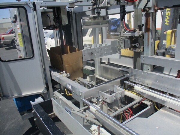 Wexxar #WF2HT, automatic case erector / box taping machine, Nordson ProBlue-7 - Image 4