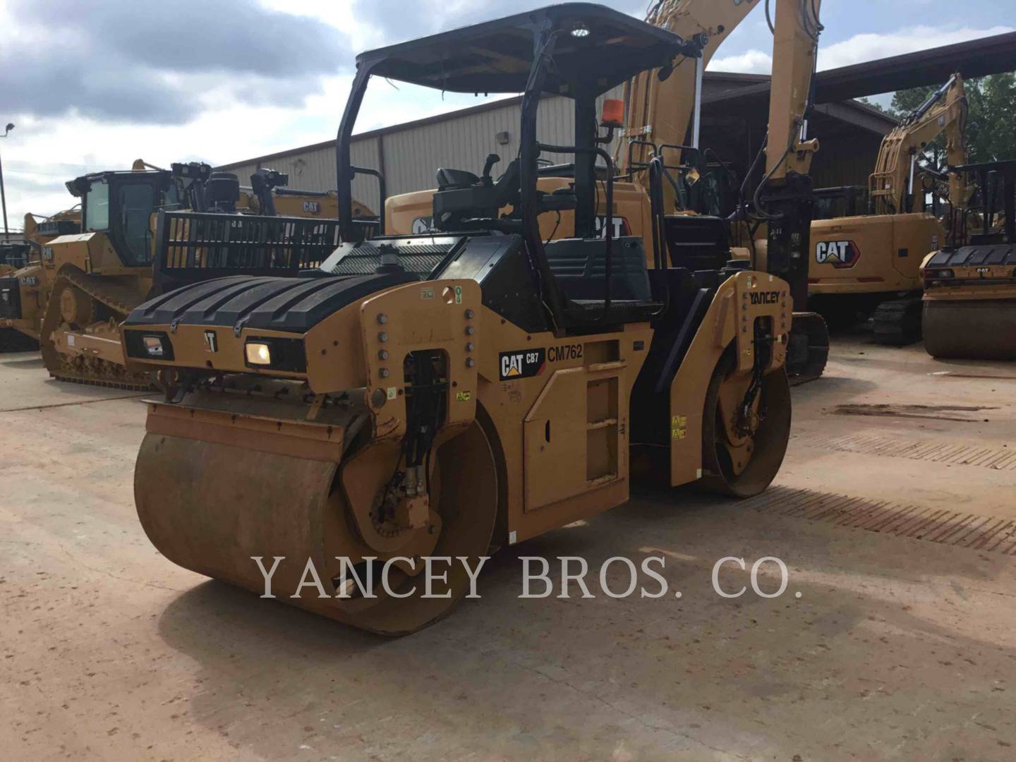 Caterpillar CB7, 5275 hours, S/N: EL500179, 2018 - Image 1