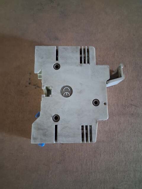 Goulds Fuse Holder MSC.10 690 VAC - Image 4