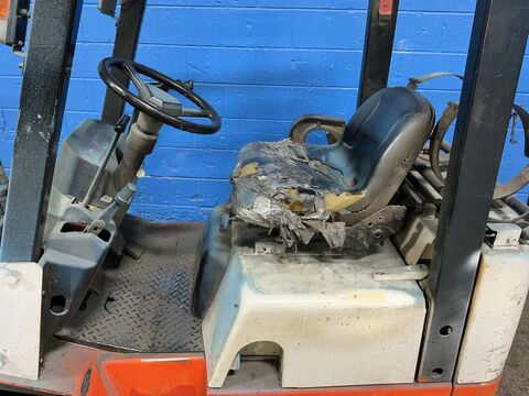 Nissan #CPJ01A15-V, Propane Forklift, 76" Lift Height, 77" Mast, 17141 Hours - Image 2