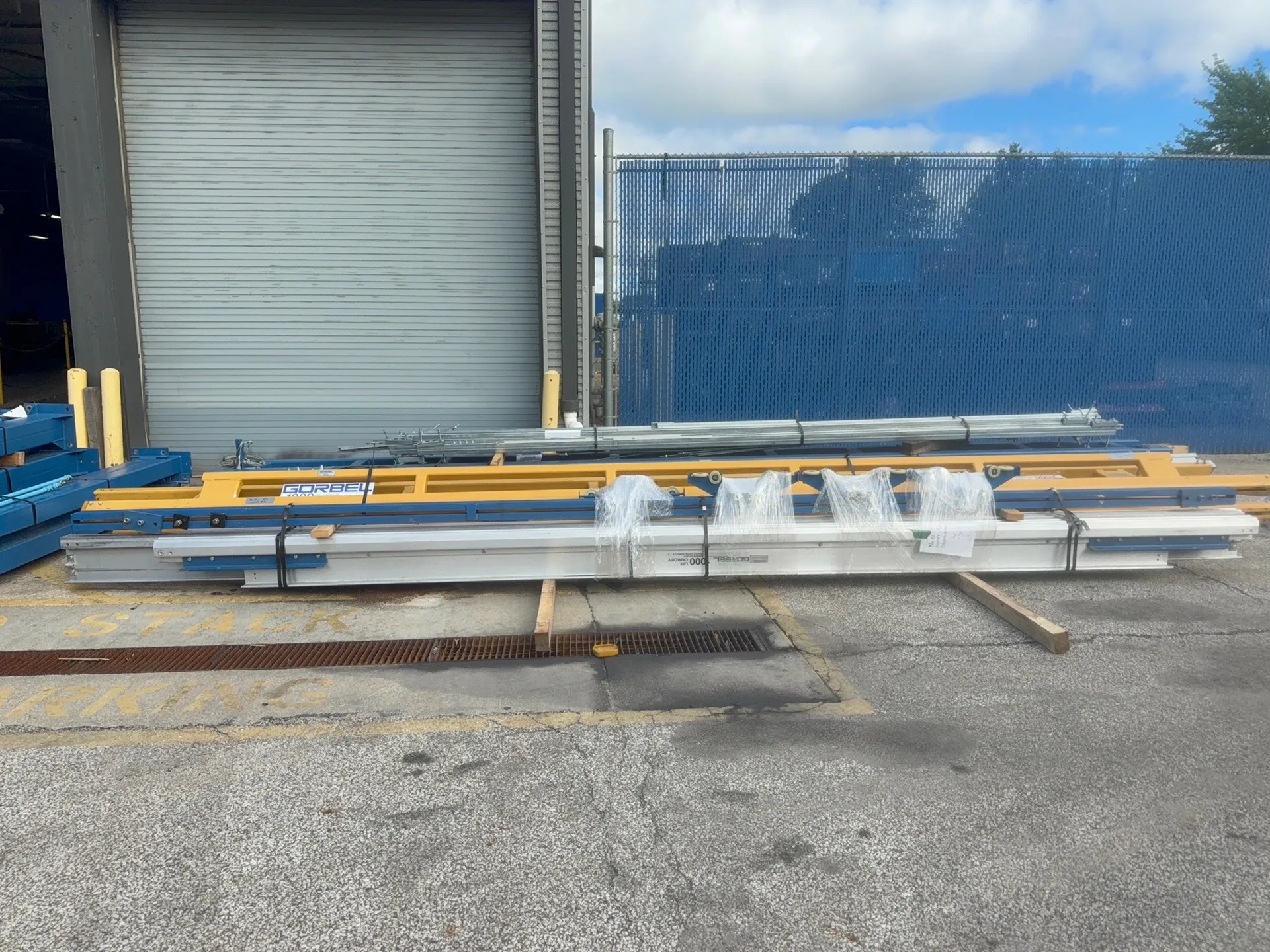 1 Ton, Gorbel, Freestanding Workstation Crane System, 2000 lb., 6 Leg Posts - Image 1