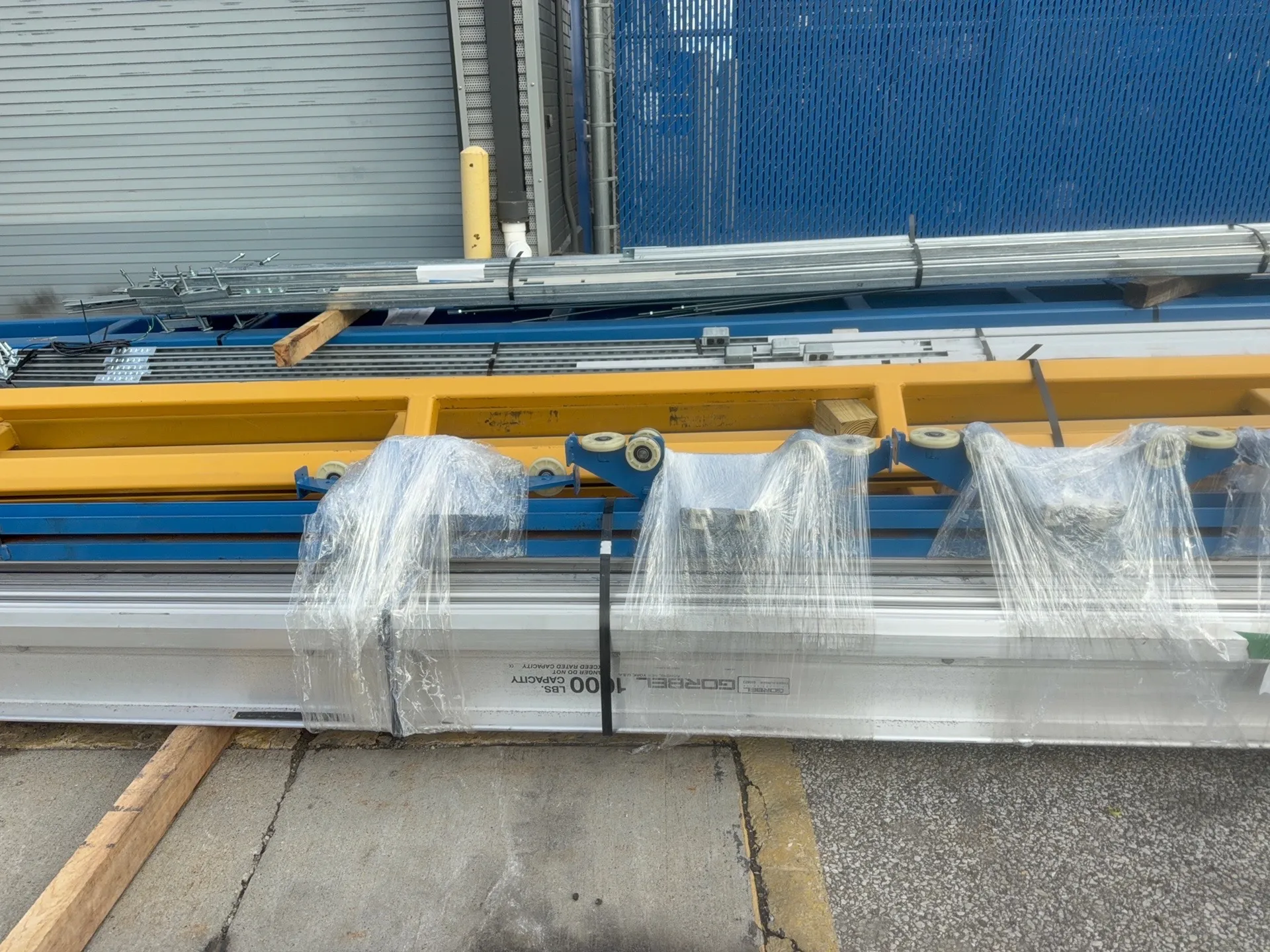 1 Ton, Gorbel, Freestanding Workstation Crane System, 2000 lb., 6 Leg Posts - Image 2