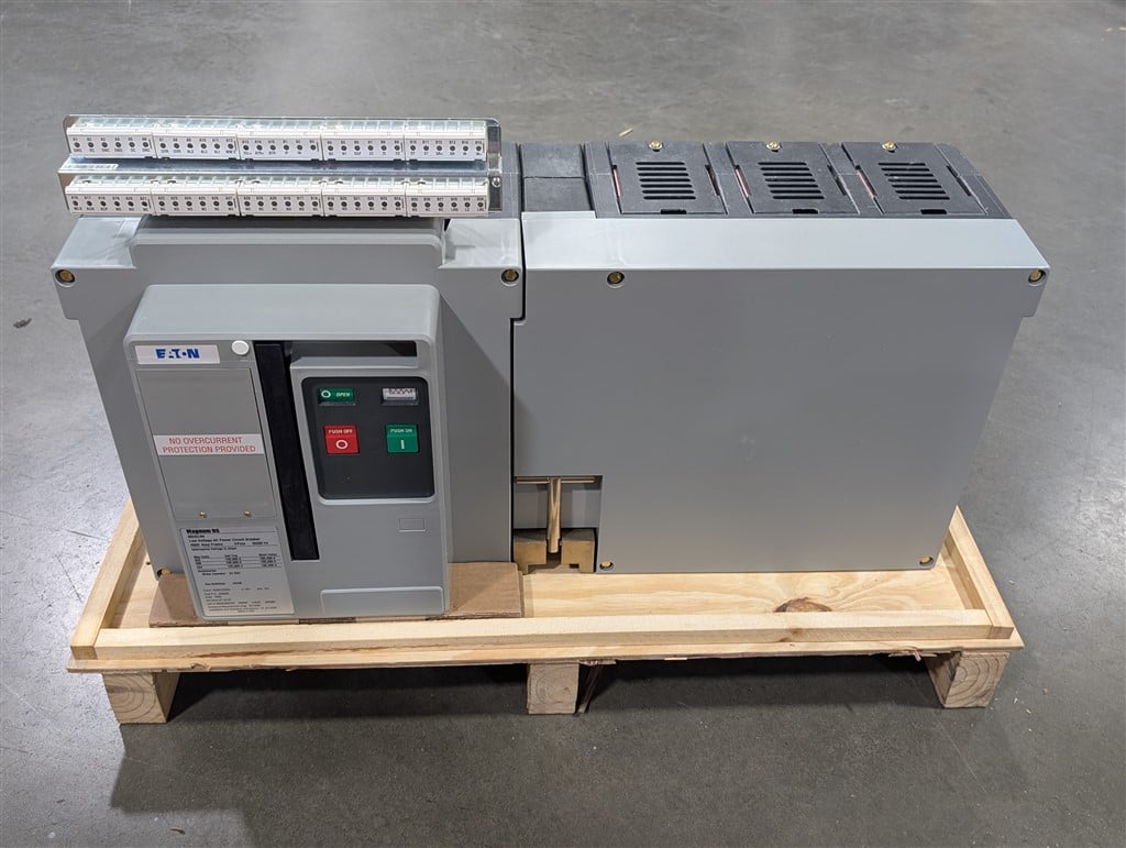 4000 Amps, Eaton, Magnum DS, MDSC4N3VEANNNNCLCN4EMNNBX, 600 Volts, 3 Pole, 100 kA, New in Box - Image 2