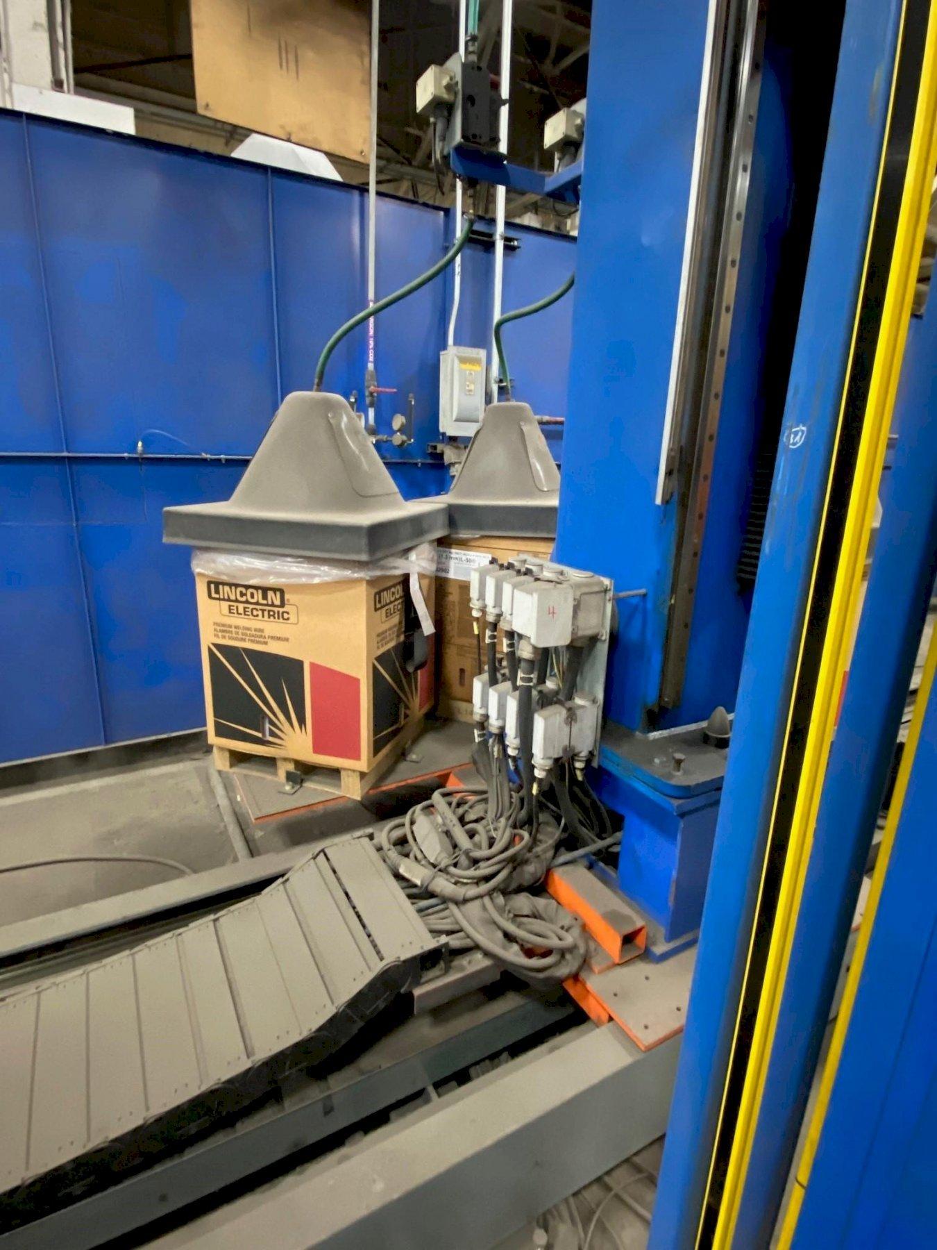 Cloos #QRC-E-410, high performance dual station robot, 2012 - Image 5