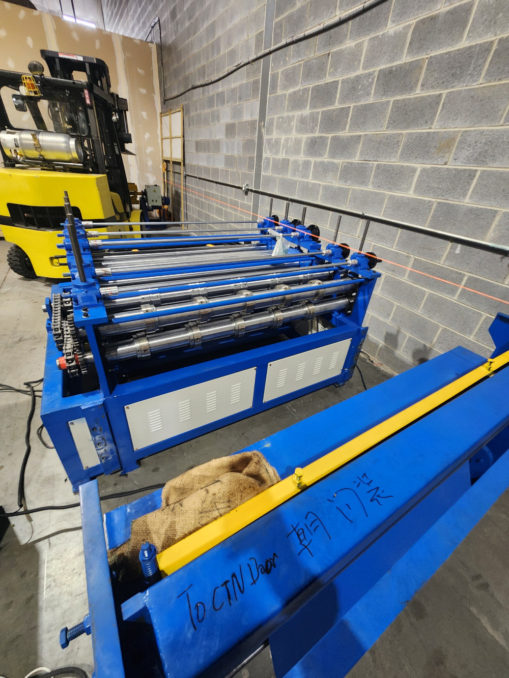 60" x 16" Ga. Slitting, Beading & Cut to Length Line, 11,000 lb., 5 slitting knives, V-bead, 11-roll leveler - Image 5