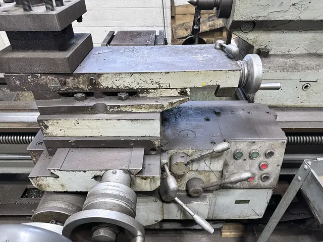 32"/42" x 120" Poreba #TPK-80, engine lathe, 3.75" bore, 8-800 RPM, 21 speeds, A1-11, 1979 - Image 7