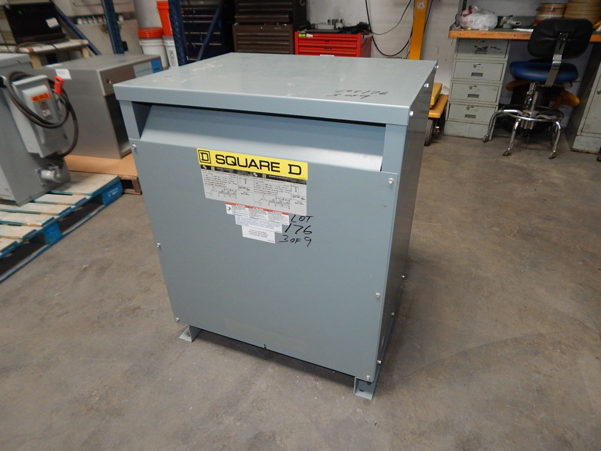 112.5 KVA 480 Primary, 208Y/120 Secondary, Square D 112T132H, dry type transformer, 3 Phase - Image 1