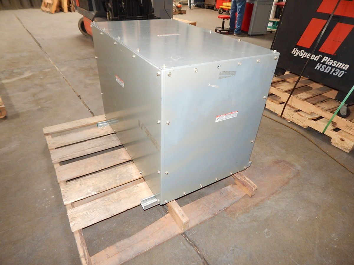 Square D #AF2330GETBMB, Electrical Panel Board, 600 VAC Voltage, 3000 A Current - Image 2