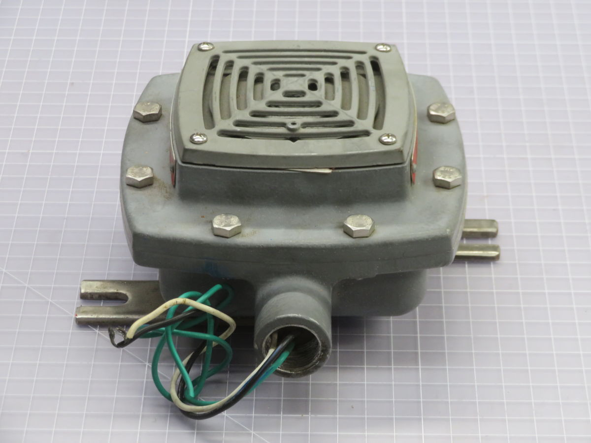 Crouse-Hinds #2416, Crouse Hinds 2416 M2 Horn Signal, 24V DC Power, 100 DB Sound - Image 2