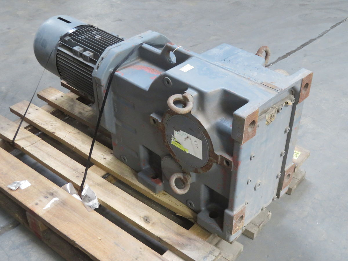 7.4 HP @ 1740 RPM, Flender, K148-M132SB4-L80/63NH, Gear Reducer w/ Motor - Image 2
