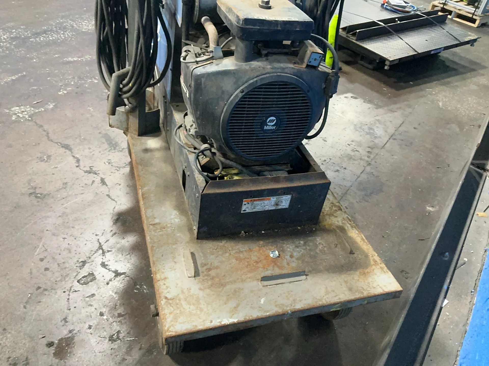 Miller #Bobcat-225G-Plus, Engine Driven Welder/Generator, 8.5 KW, Onan P216G Engine, 6,993 hours - Image 10