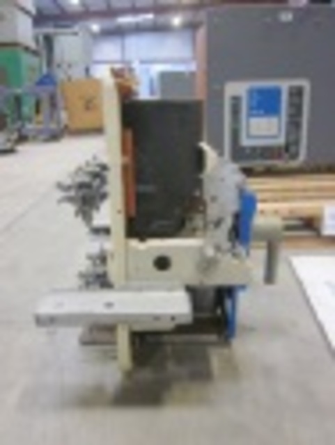 600 Amps, General Electric, AK-2-25-2, manually operated, drawout, #AB4320 - Image 6