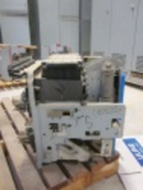 1600 Amps, General Electric, AKR-4A-50-1, electrically operated, drawout, #AB0212 - Image 7