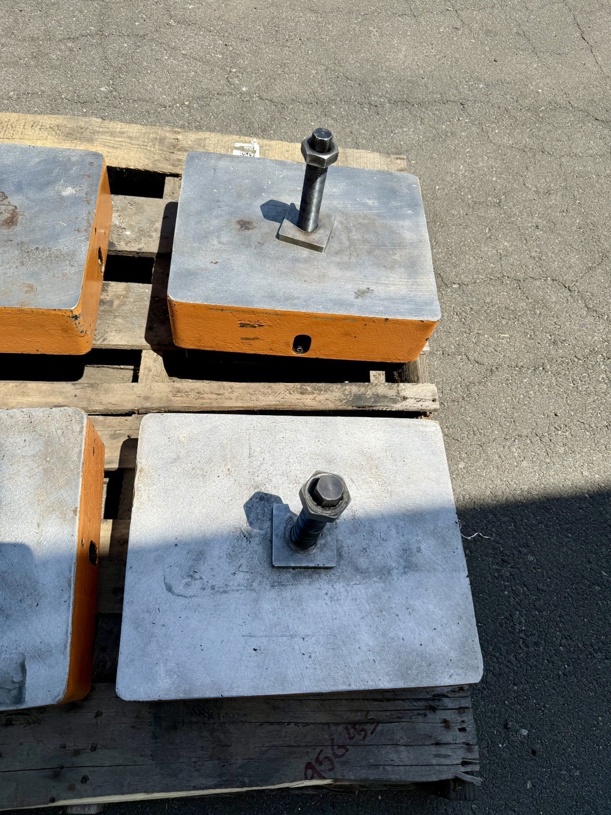 6" x 13-1/4" x 16-1/4" Micro / Isolator, Vibro isolation pads, 1-1/4" Studs - Image 5