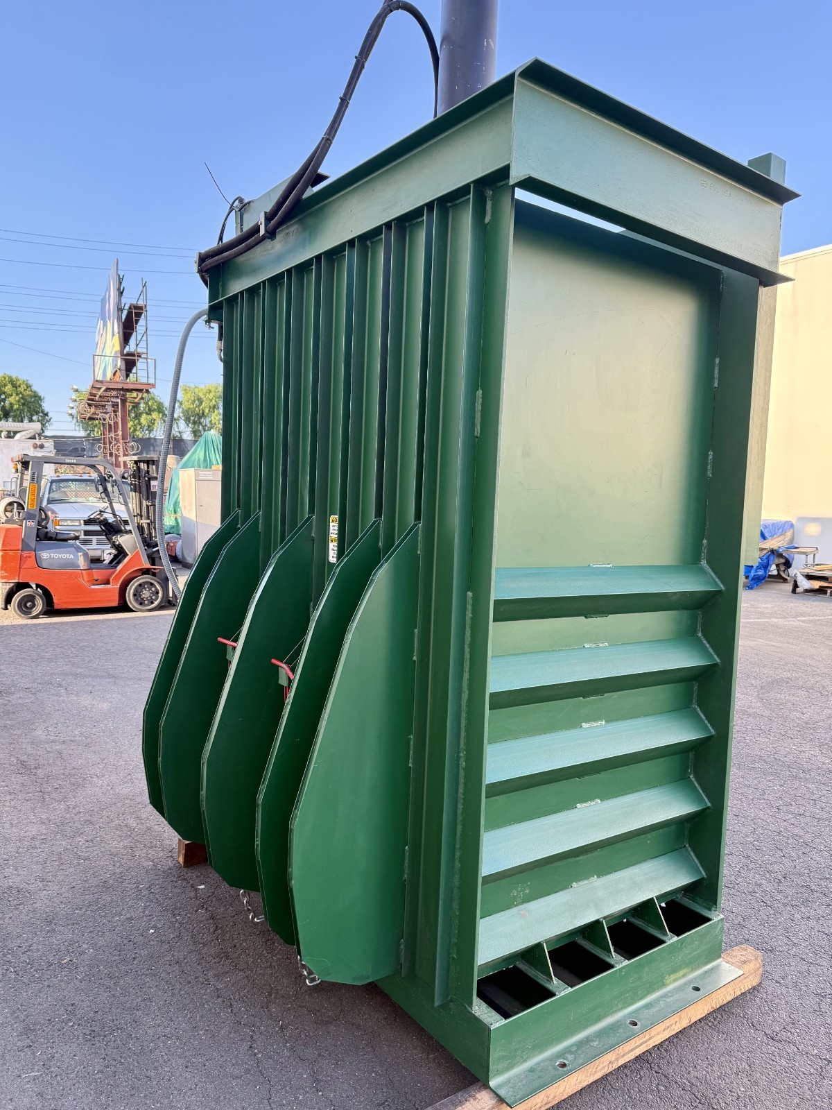 40" width x 58" D x 40" H Compactors #V64XHD, Vertical Baler, 10 HP, 2019 - Image 5