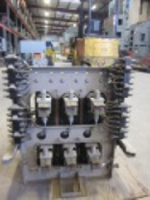 225 Amps, General Electric, AK-1-15-W, manually operated, drawout, #AB2950 - Image 4