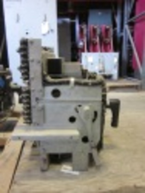 225 Amps, General Electric, AK-1-15-W, manually operated, drawout, #AB2950 - Image 6