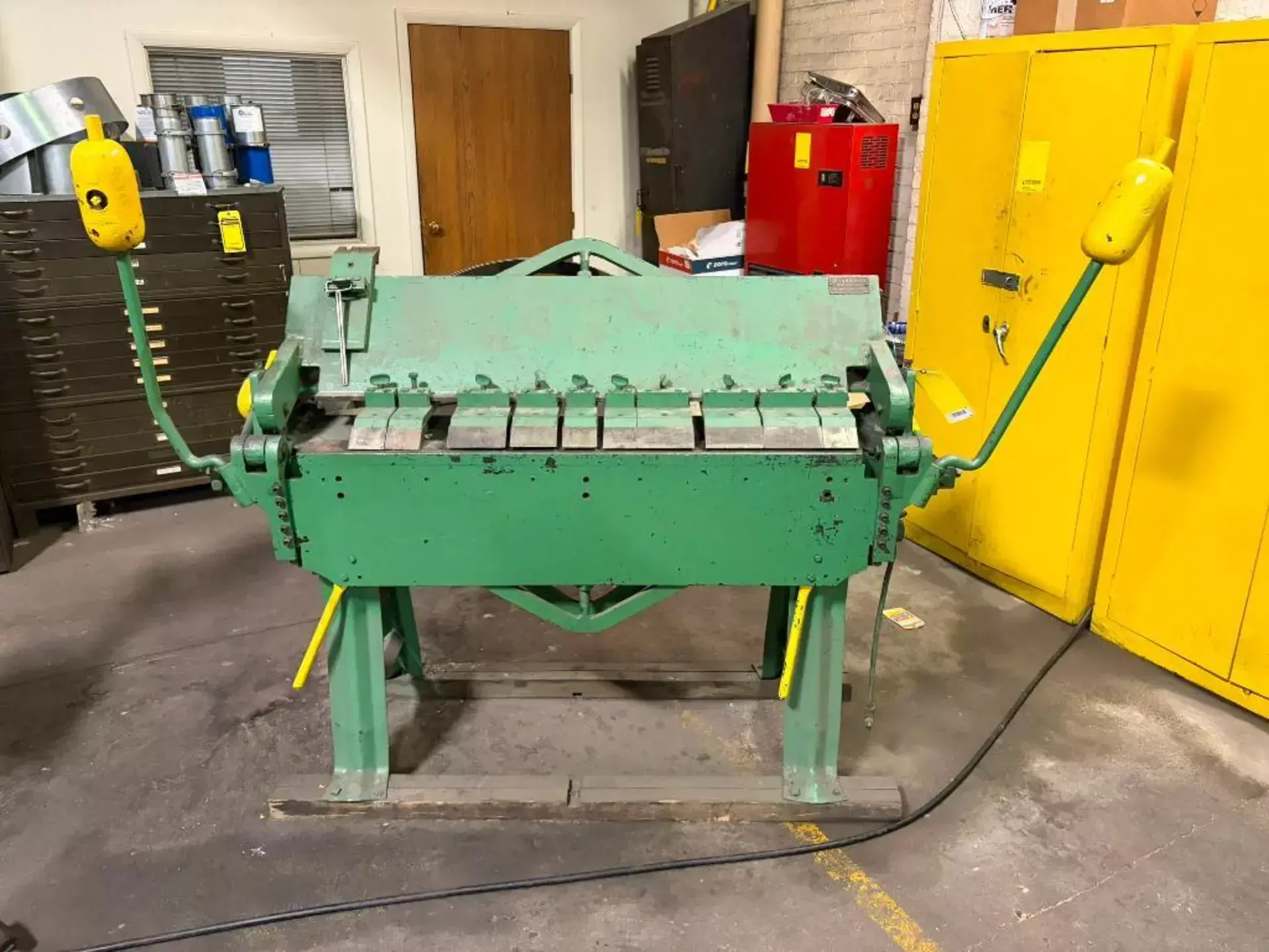 14 gauge x 4' Chicago, Dreis & Krump #W31, manual box & pan press brake, 10 adjustable fingers - Image 1
