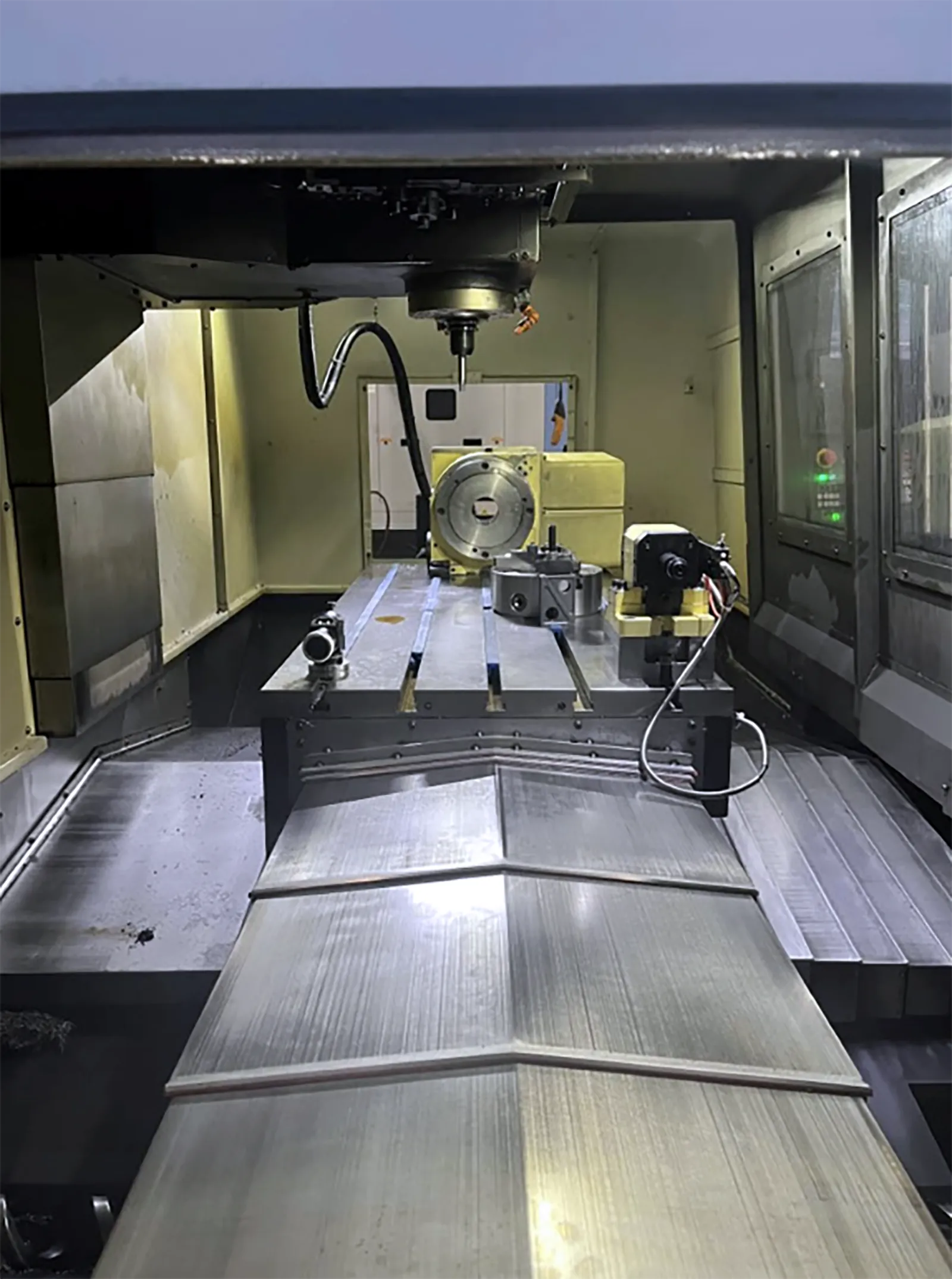 Daewoo Doosan #DNM-6700, CNC vertical machining center, 51.2" X, 26.4" Y, 24.6" Z, 59.1" x26.4" tbl., Fanuc I - Image 8