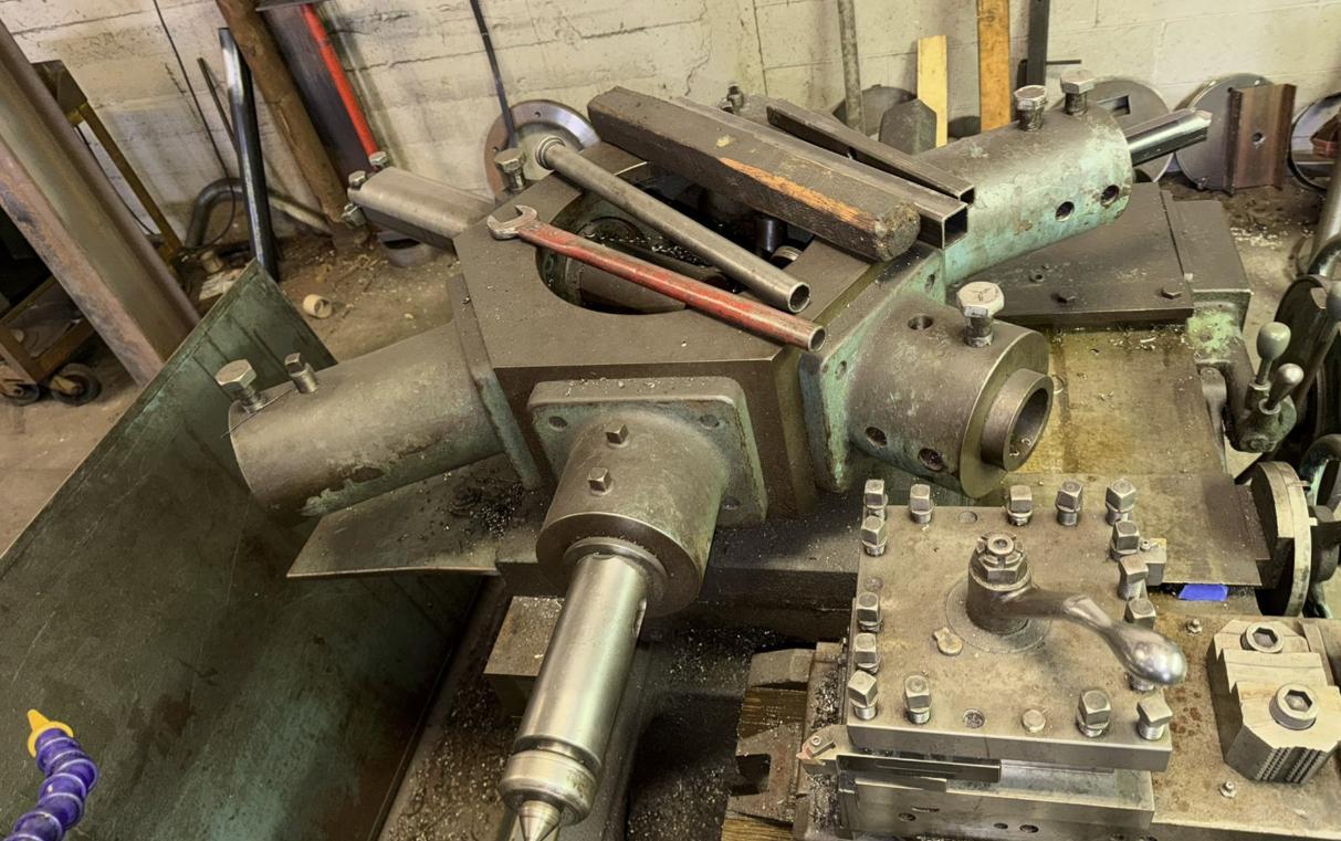 No. 4A Warner & Swasey, cross sliding turret lathe, M-3500, 24" chuck, 9.5" hole - Image 4