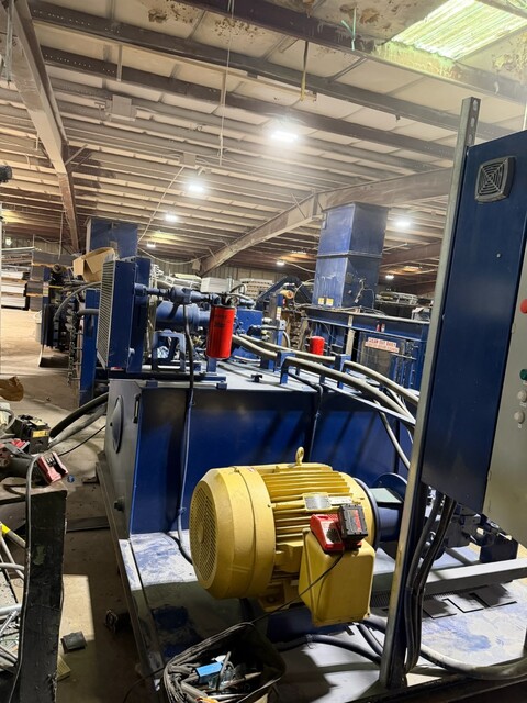 Max-Pak #HOE2850-759AR, auto-tie horizontal baler, 30" x 42" x 72" bale, 9" cylinder, 75 HP, 1,400 lb. bale - Image 3