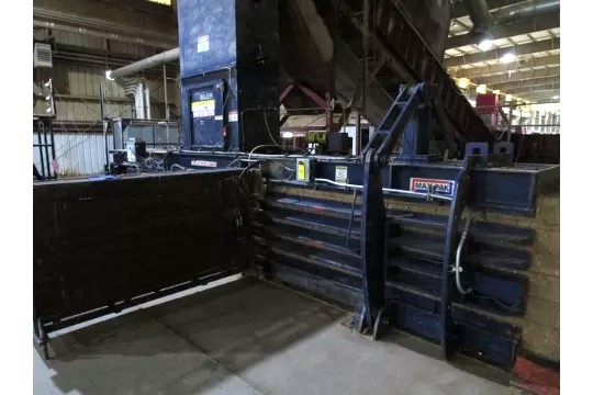 Max-Pak #HOE2850-759AR, auto-tie horizontal baler, 30" x 42" x 72" bale, 9" cylinder, 75 HP, 1,400 lb. bale - Image 5