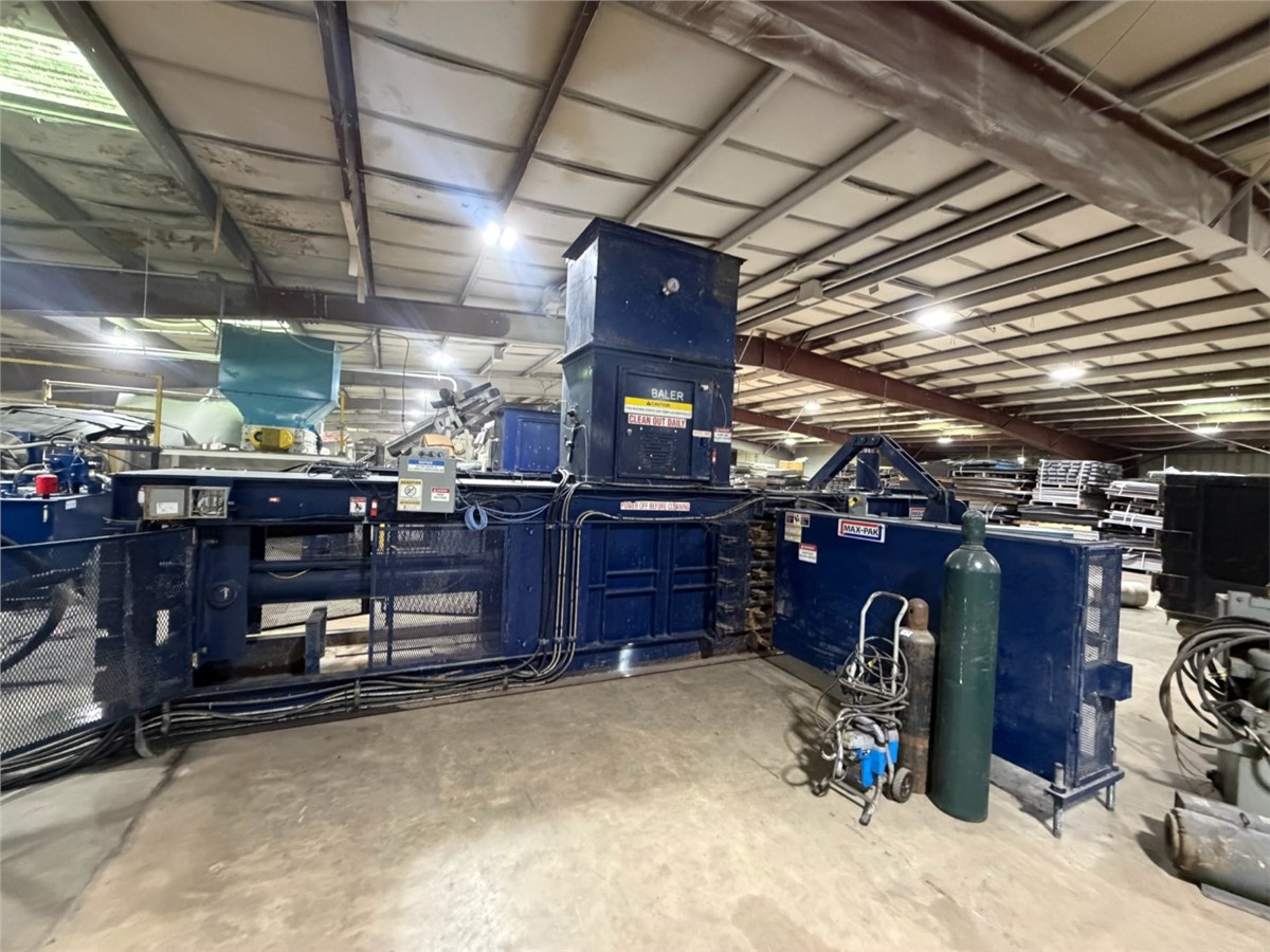Max-Pak #HOE2850-759AR, auto-tie horizontal baler, 30" x 42" x 72" bale, 9" cylinder, 75 HP, 1,400 lb. bale - Image 10
