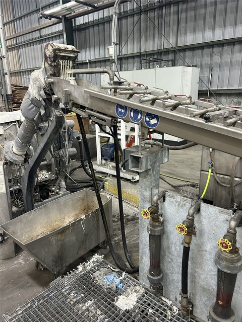 Pure Loop #EVO-302-E, plastic reclaim extrusion line w/ shredder, 3-1/8" extruder, 268 HP, Erema filter, 2018 - Image 8