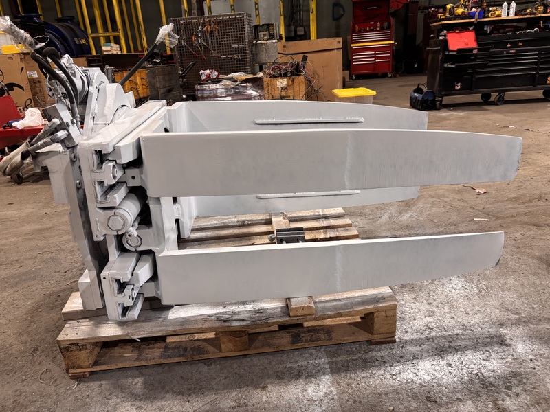 Cascade, Class III Carton Clamp Forklift Attachment - Image 2