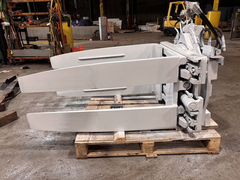 Cascade, Class III Carton Clamp Forklift Attachment - Image 3