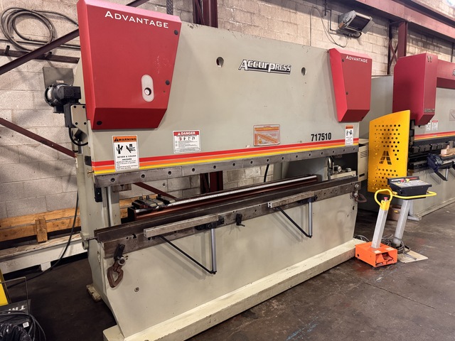 175 Ton, Accurpress #717510, CNC Hydraulic Press Brake, 120" bed length, 100" between frames, 8" ram stroke - Image 2