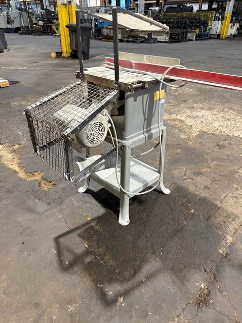 Delta Table Saw, 15x22 table, 1 HP - Image 4