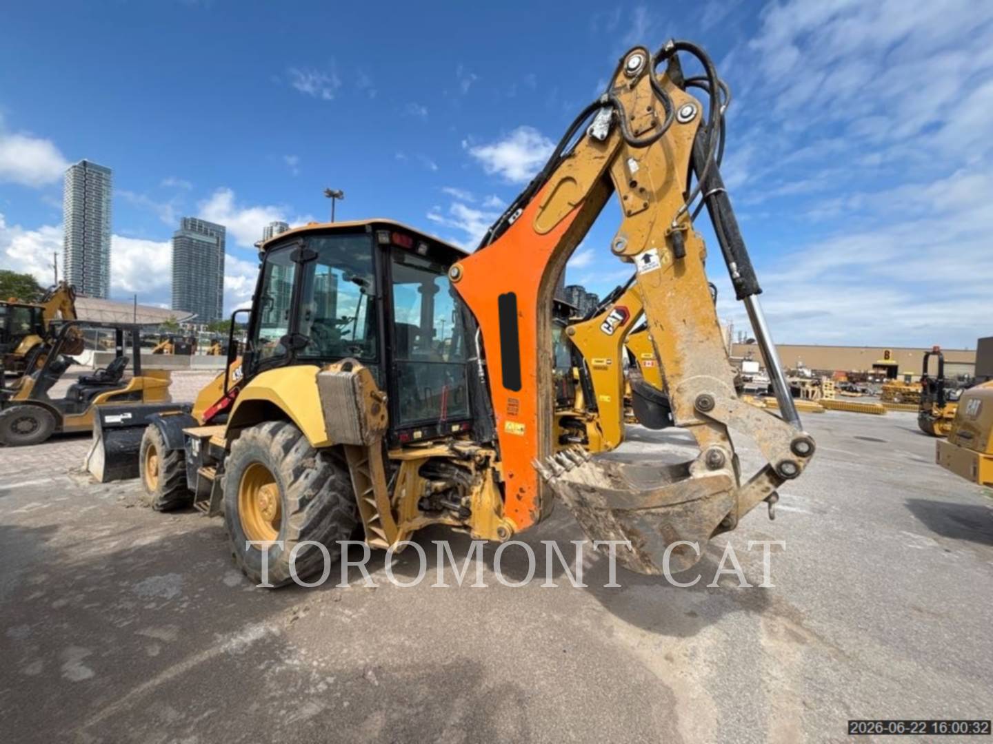Cat 430-07, Backhoe Loader, 4566 hours, S/N: H8W00379, 2021 - Image 4
