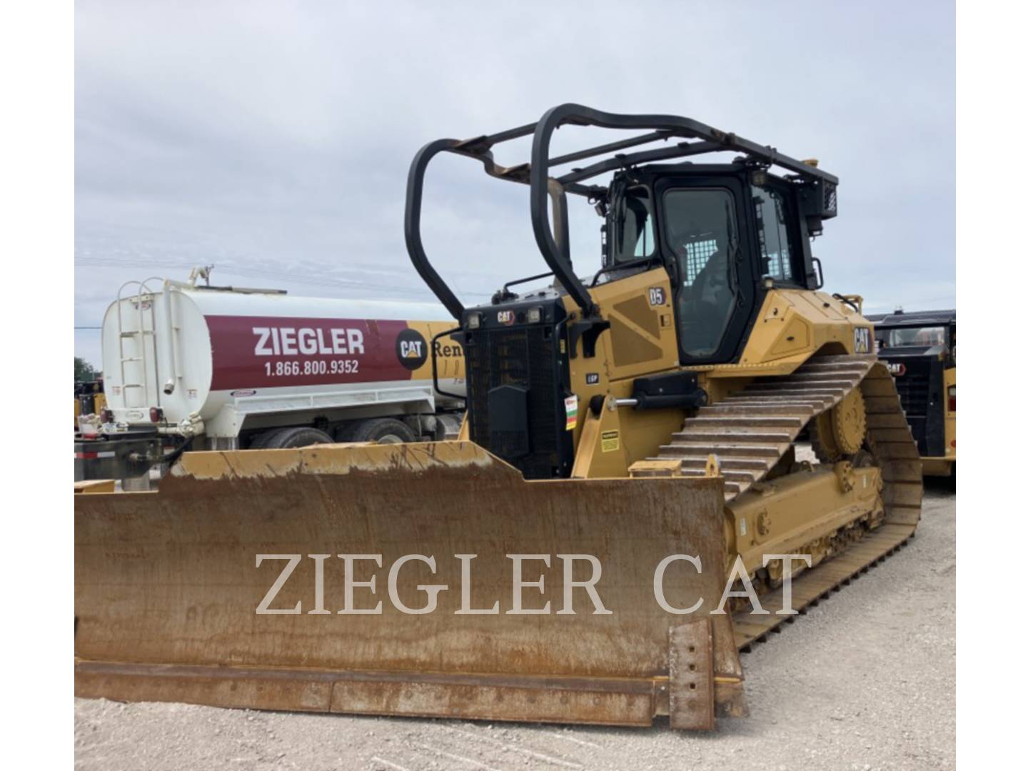 Caterpillar D5, 1458 hours, S/N: Z6A02163, 2023 - Image 1