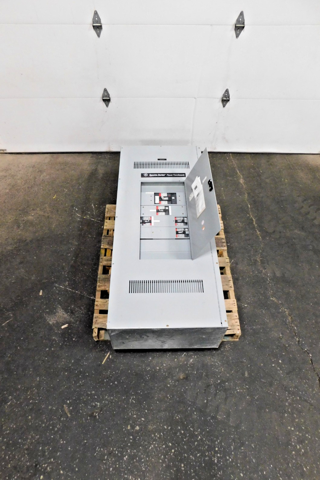400 Amp. General Electric, Spectra Series, panelboard, 4 W, 480Y/277 Volts - Image 1