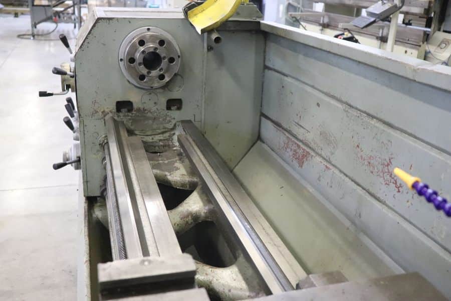 17" x 72" Seiki #XL, gap bed engine lathe, inch/metric threading, 7.5 HP, coolant system, chuck guard - Image 6