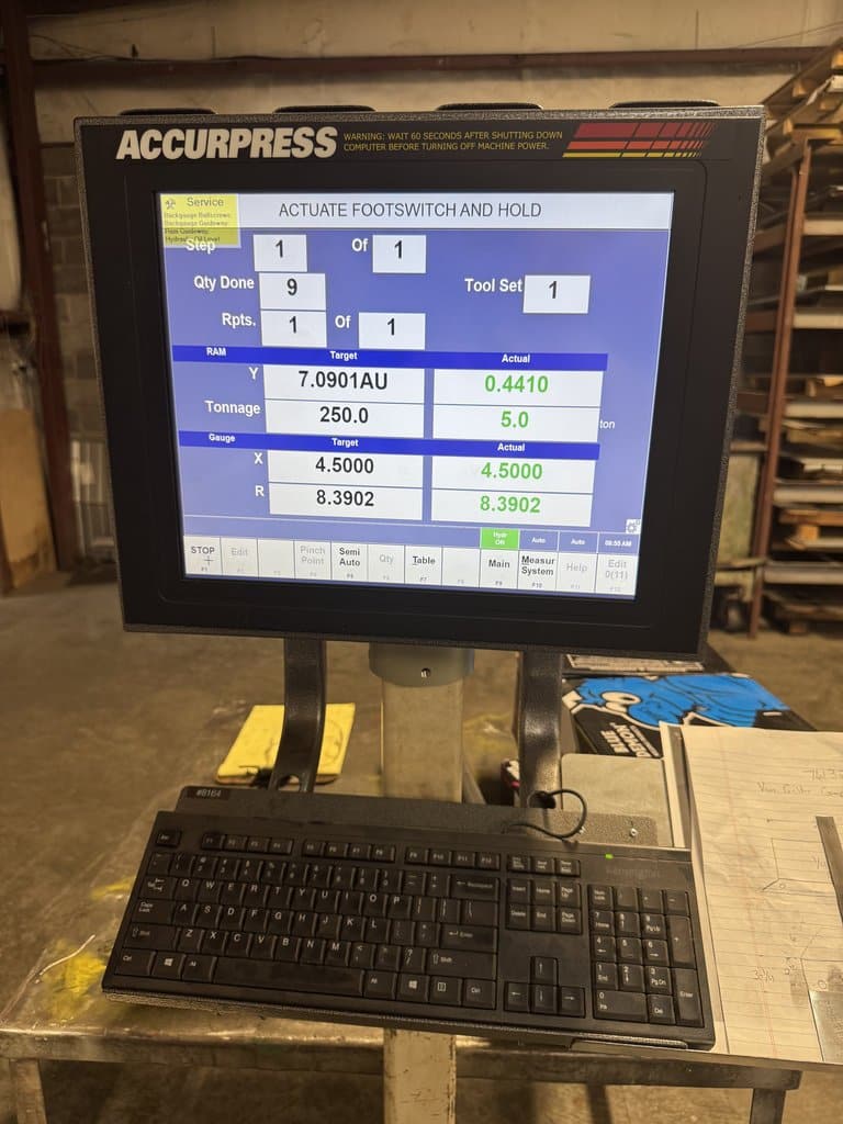 250 Ton, Accurpress #725012 Advantage CNC press brake, 12' overall, 124" between housing, 8" stroke, 20 HP - Image 8