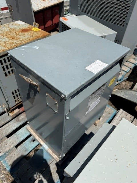 30 kVA 600 Delta Primary, 208Y/120 Secondary, Square D, Isolation type - Image 1