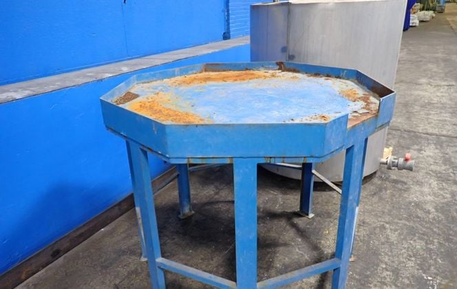 920 Gallon Stainless Steel Tank with Stand - Image 6
