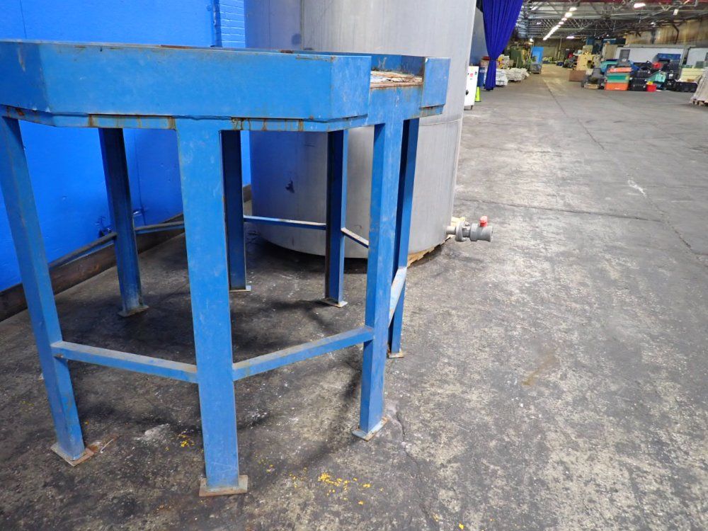 920 Gallon Stainless Steel Tank with Stand - Image 8