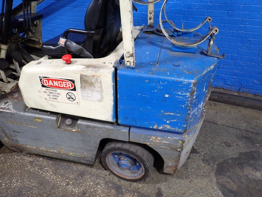 4,435 lb. YW #C-50, Propane Forklift, 42" x 4" Forks, 192" Mast Height, 6,590 Hours - Image 5