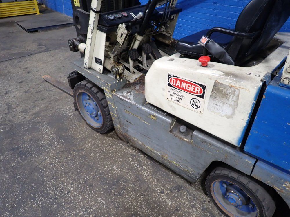 4,435 lb. YW #C-50, Propane Forklift, 42" x 4" Forks, 192" Mast Height, 6,590 Hours - Image 6