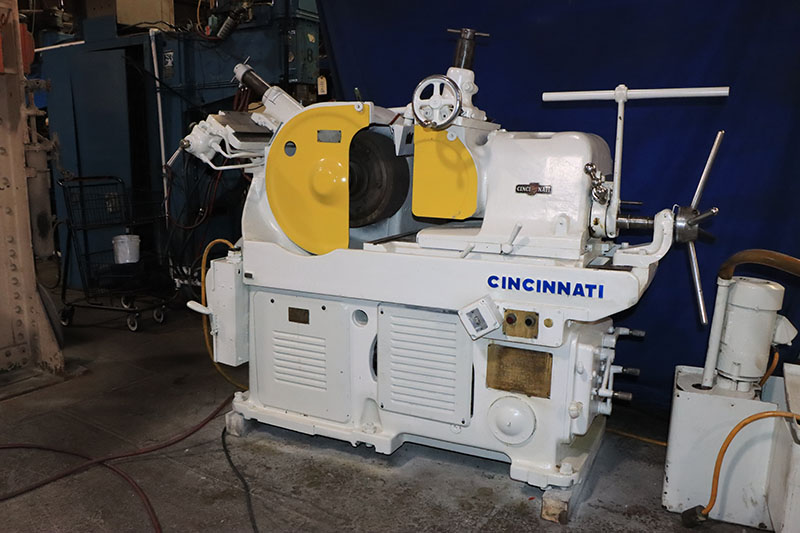 Cincinnati No. 2 Mdl. EA, centerless grinder, 1/16"-3-1/2" diameter capacity, 20" grinding wheel, 15 HP - Image 3
